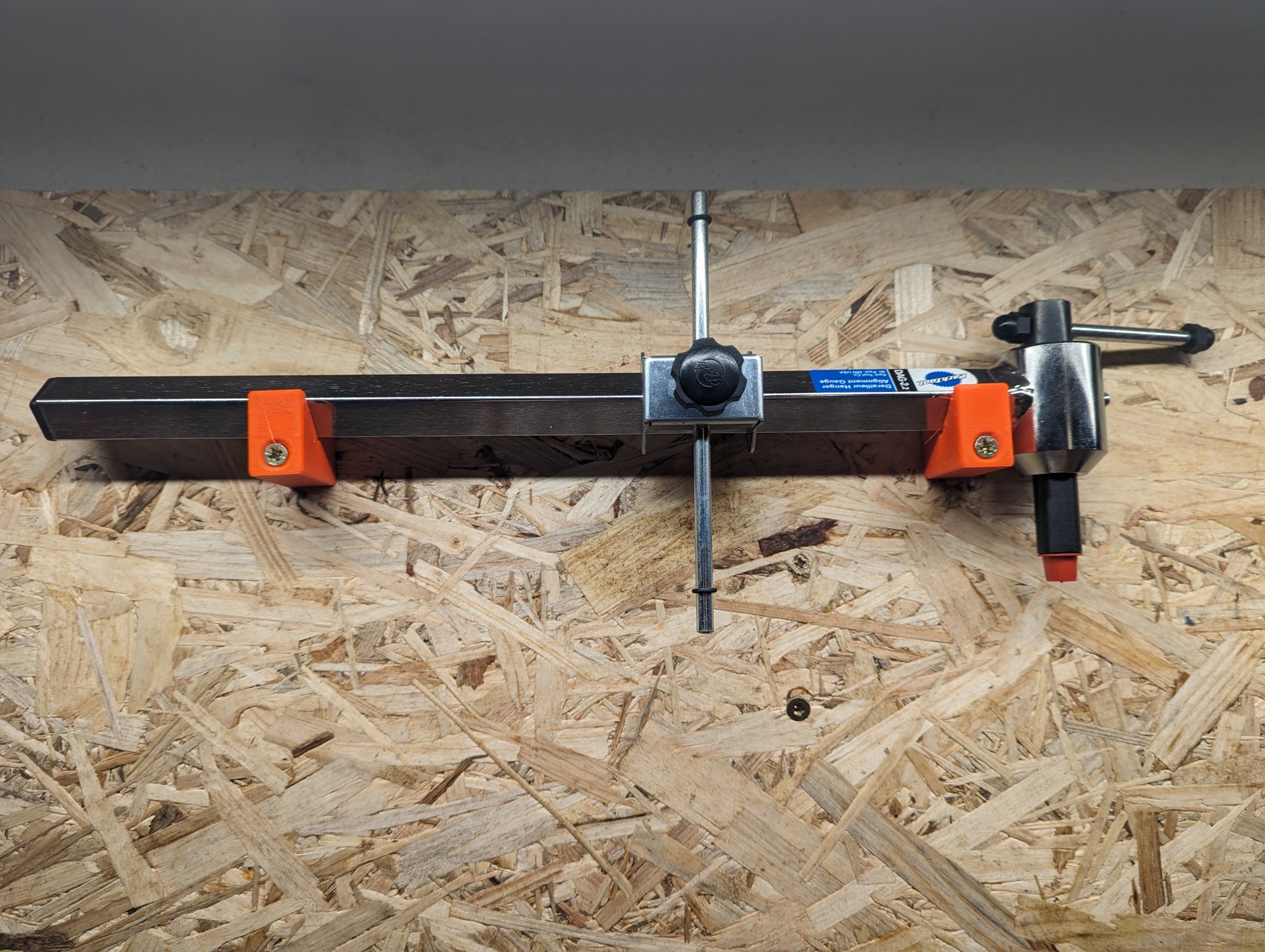 Giá treo dụng cụ Park Tool DAG-2.2 cho bộ căn chỉnh gác đèo