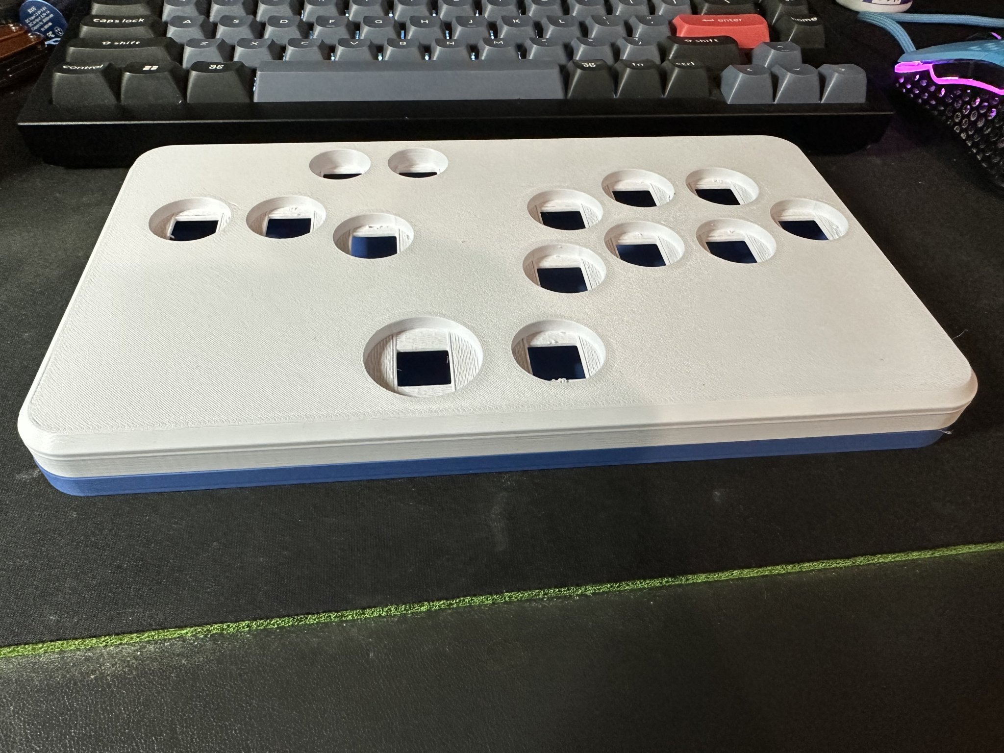 Slimbox SF6 với thiết kế mở rộng cho linh kiện lớn hơn