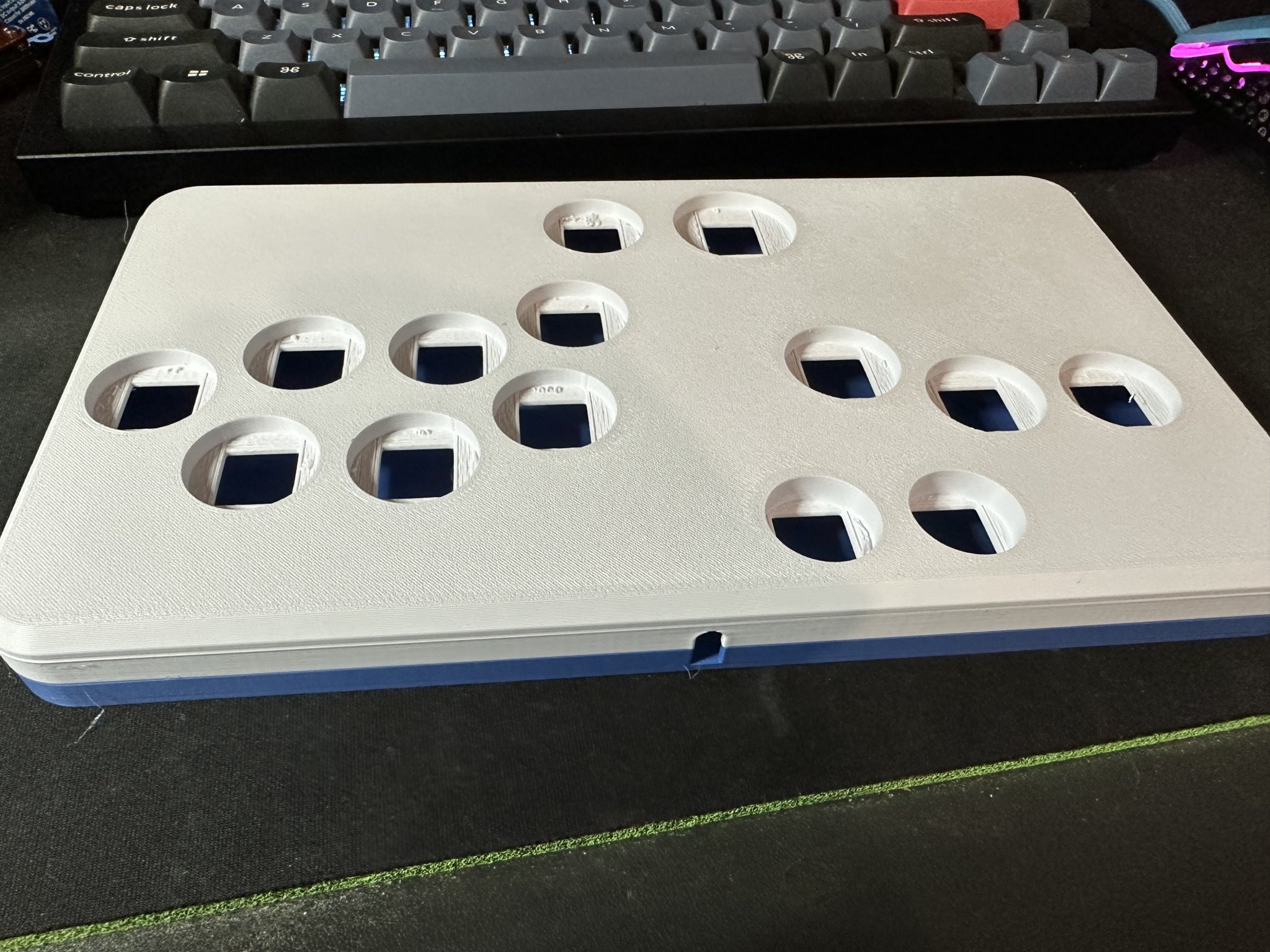 Slimbox SF6 với thiết kế mở rộng cho linh kiện lớn hơn