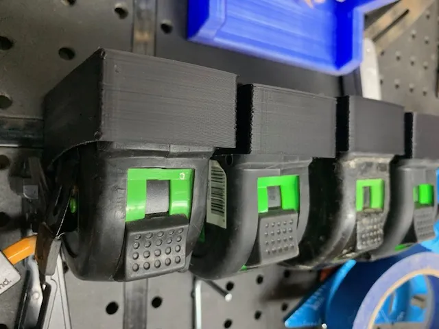 Giá đỡ bảng ghim cho thước dây Fastcap 16 và 25 ft