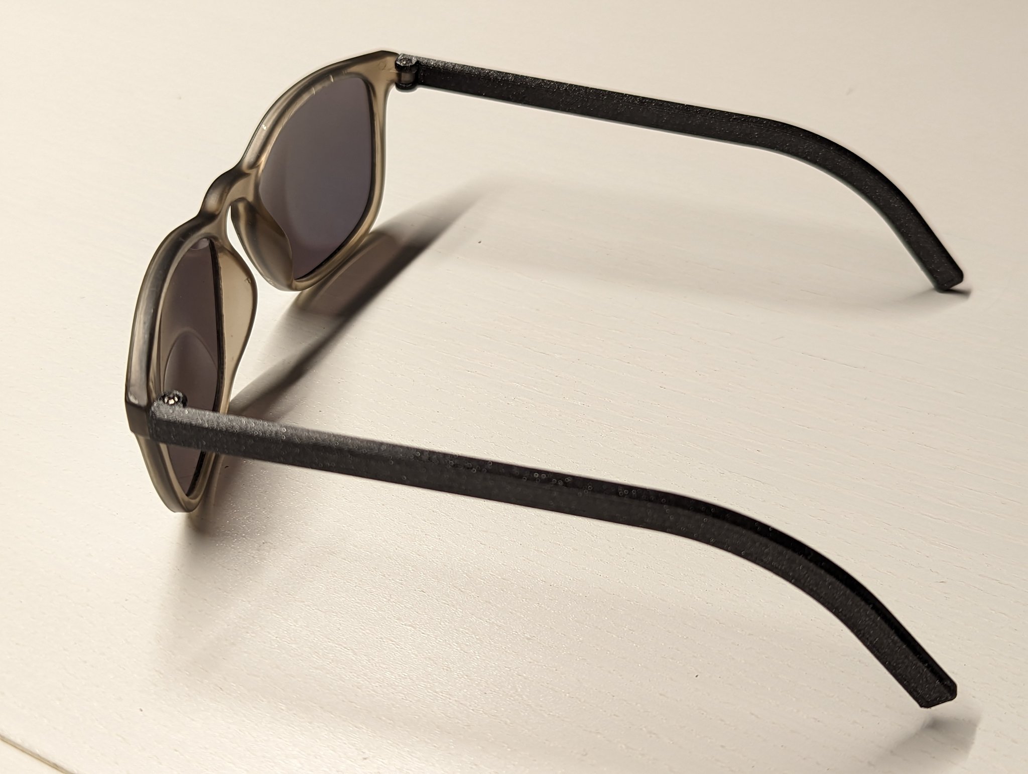 Gọng kính thay thế cho kính râm trẻ em