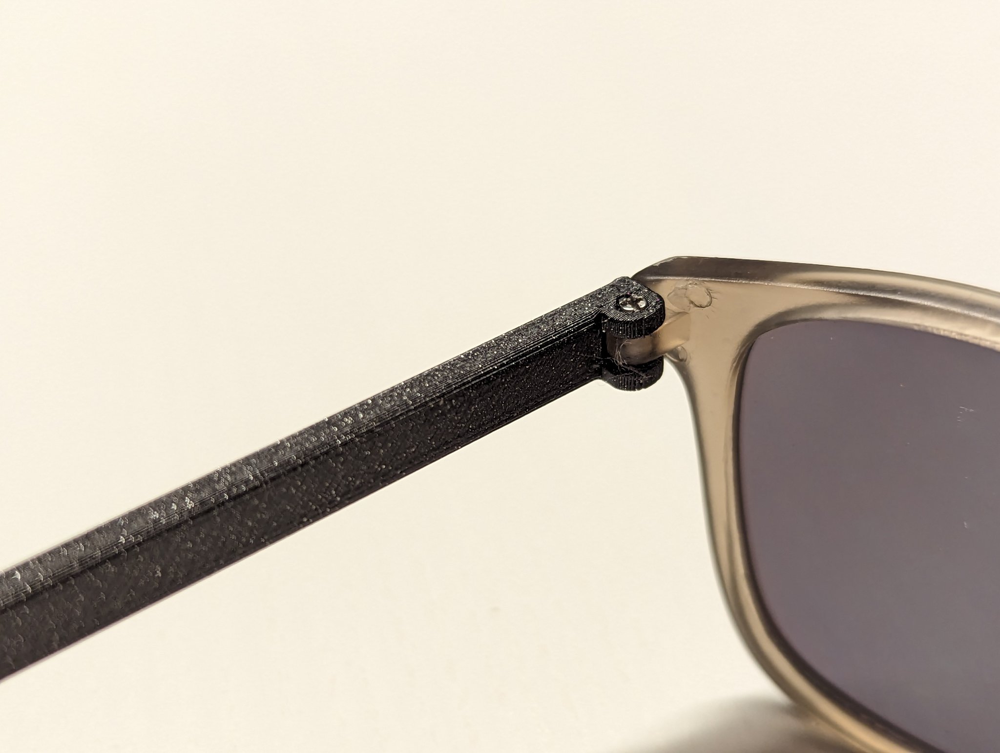 Gọng kính thay thế cho kính râm trẻ em