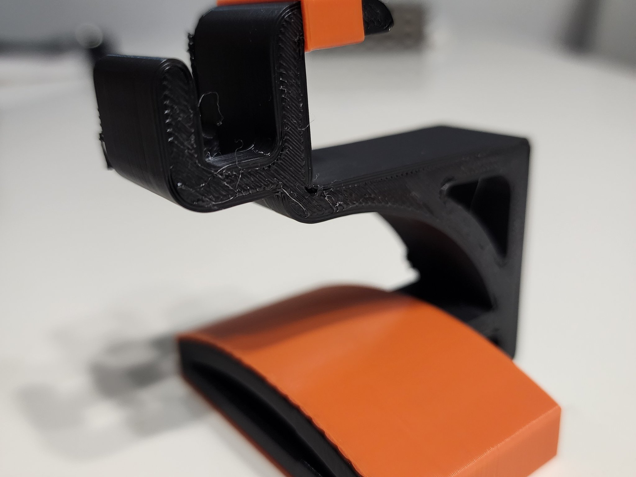 Giá treo tai nghe sáng tạo cho bàn làm việc