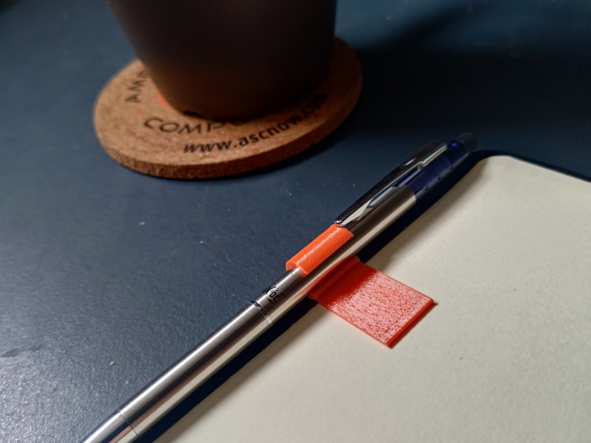 Giá đỡ bút Pilot FriXion Ball Slim Biz cho sổ tay