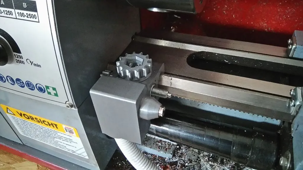 Cải tiến đầu dừng cho xe đẩy máy tiện mini