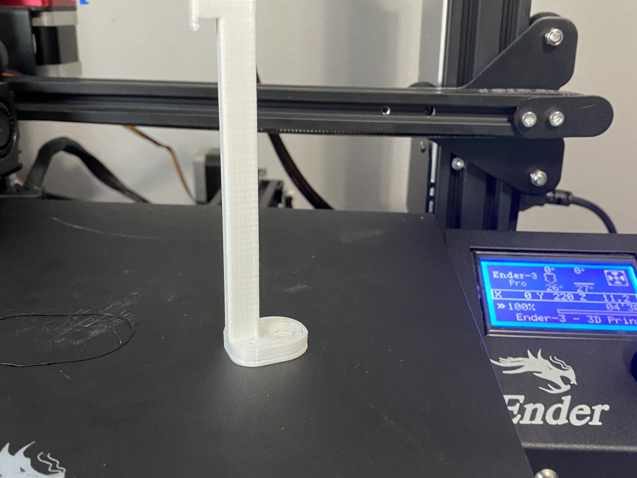 Giá đỡ tổ chức bàn làm việc đơn giản dưới bàn