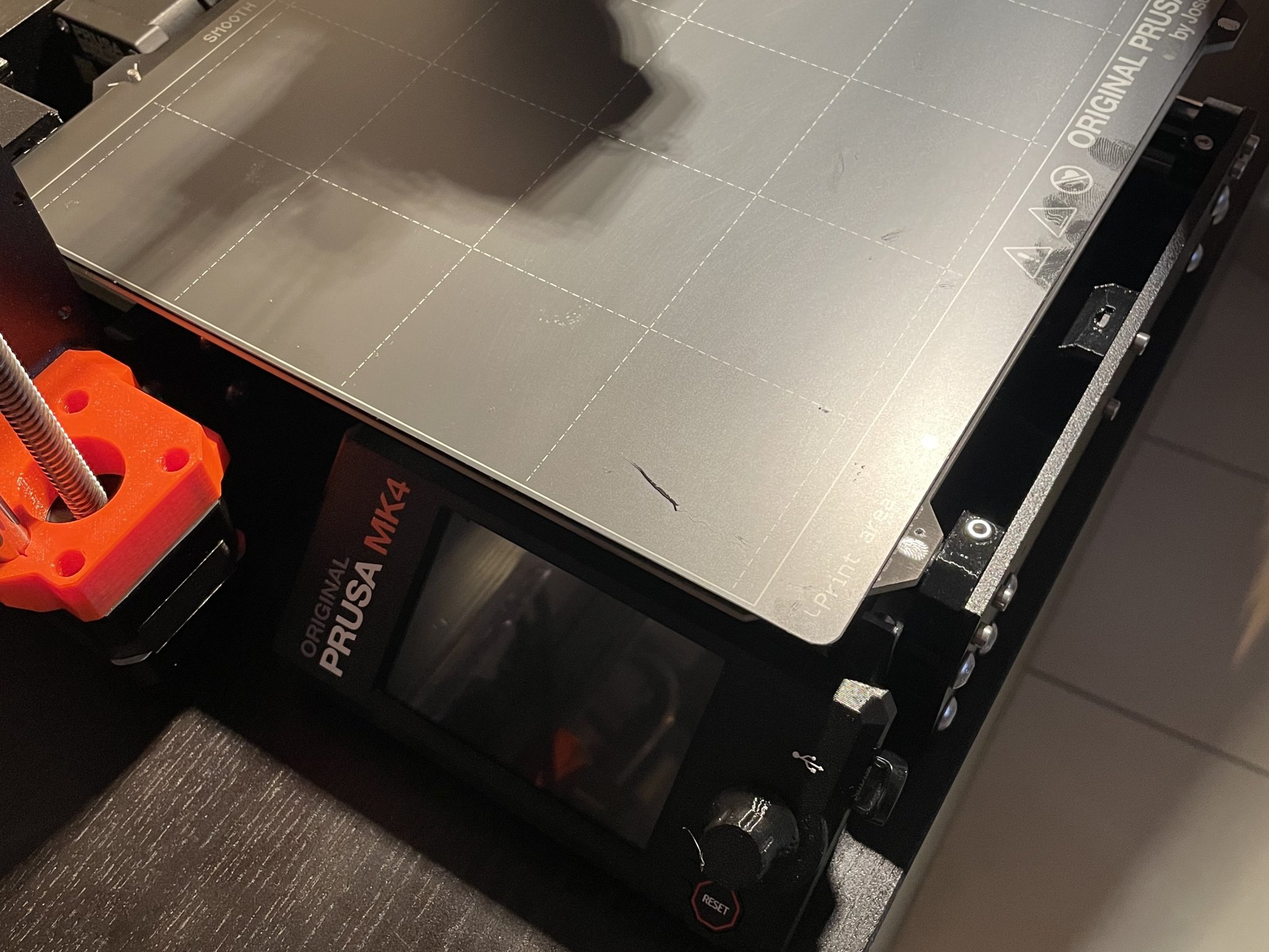 Giá đỡ màn hình LCD bên cho MK4