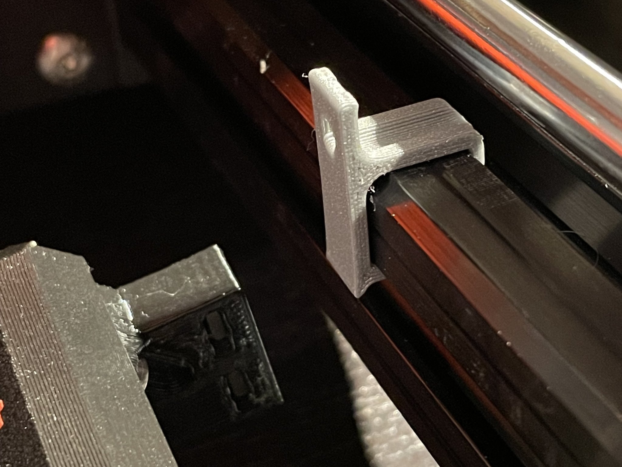 Giá đỡ màn hình LCD bên cho MK4