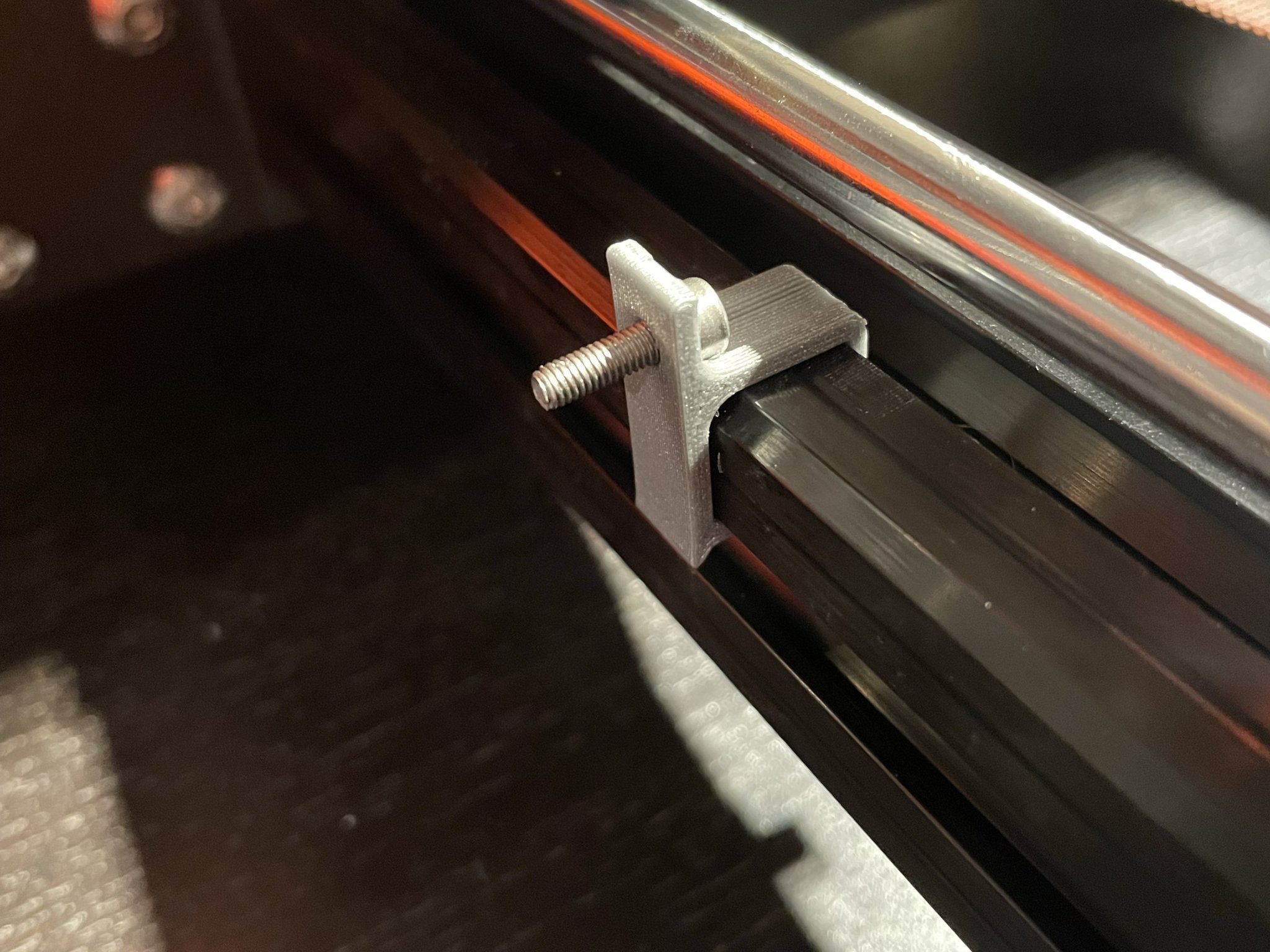 Giá đỡ màn hình LCD bên cho MK4