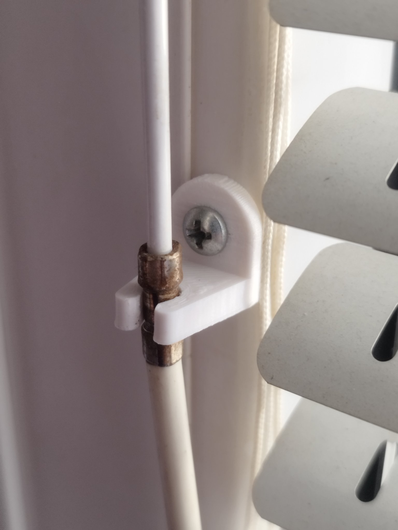 Giá đỡ thay thế cho jalousie bowden