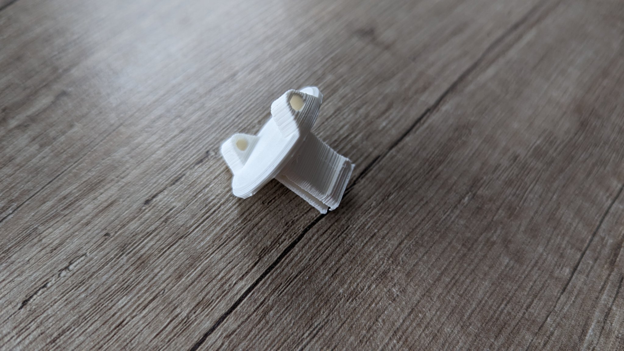 Cơ chế khóa thay thế cho hộp cầu chì Hager