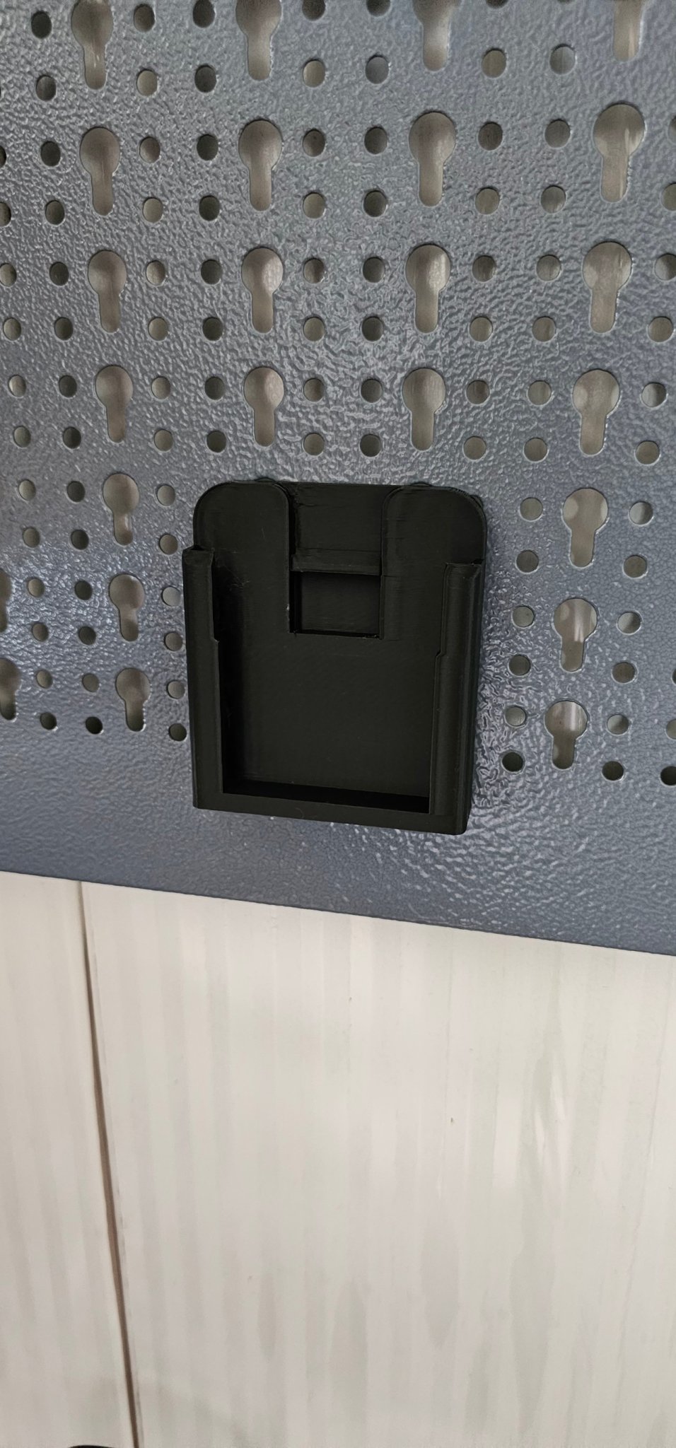 Giá đỡ pin BOSCH 18V cho bảng treo dụng cụ