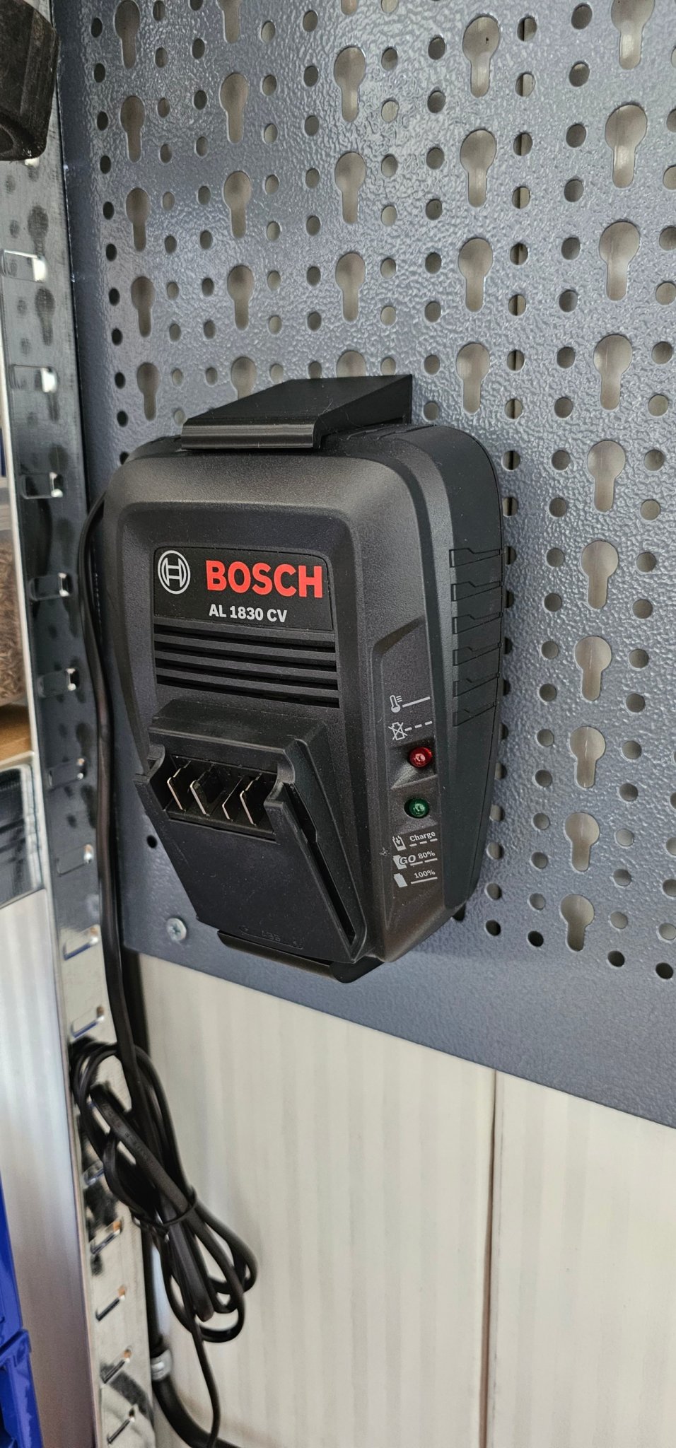 Giá đỡ sạc BOSCH AL1830 CV cho bảng treo dụng cụ