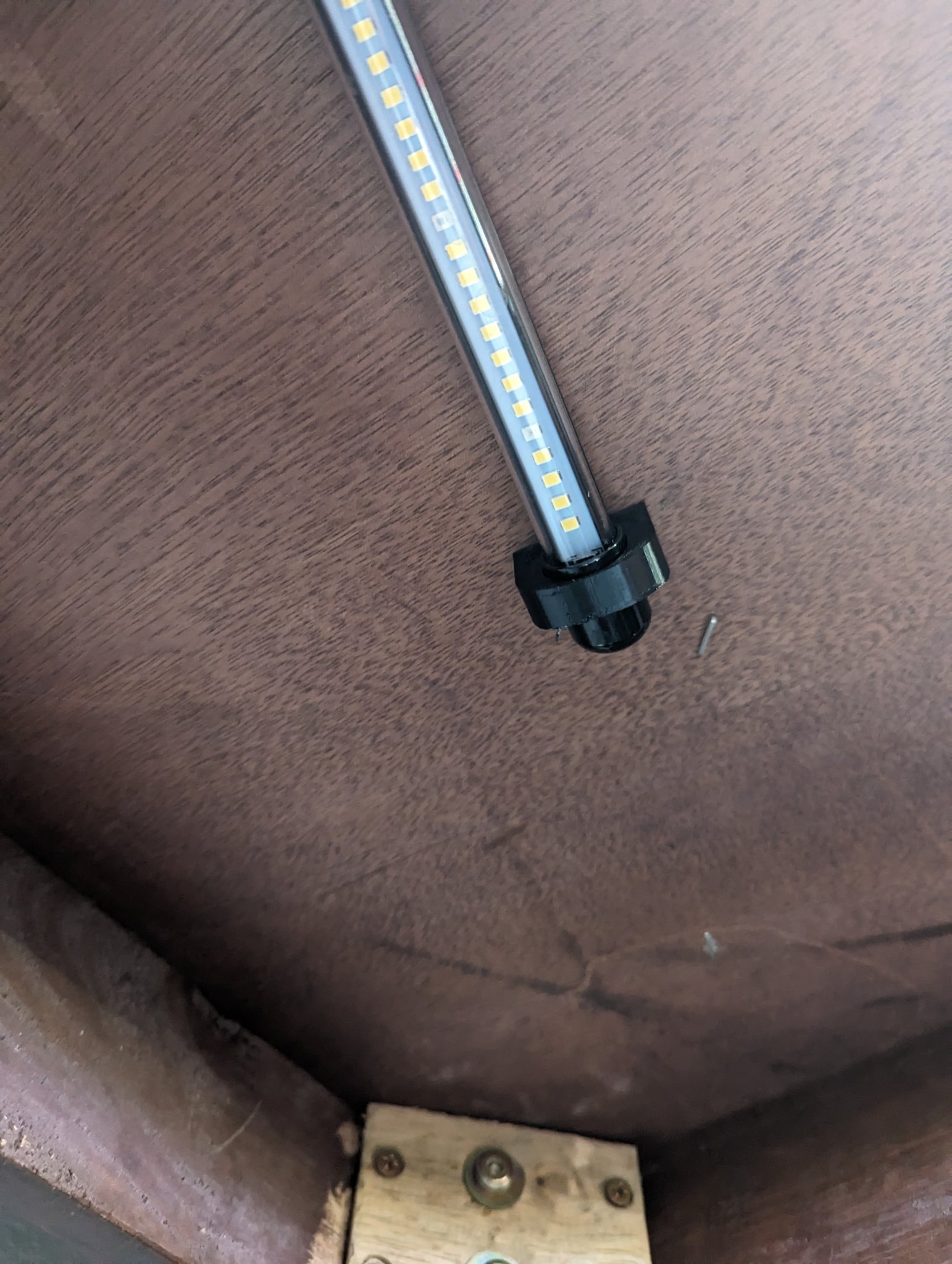 Giá treo đèn LED cho cây trồng với lỗ 18.5mm