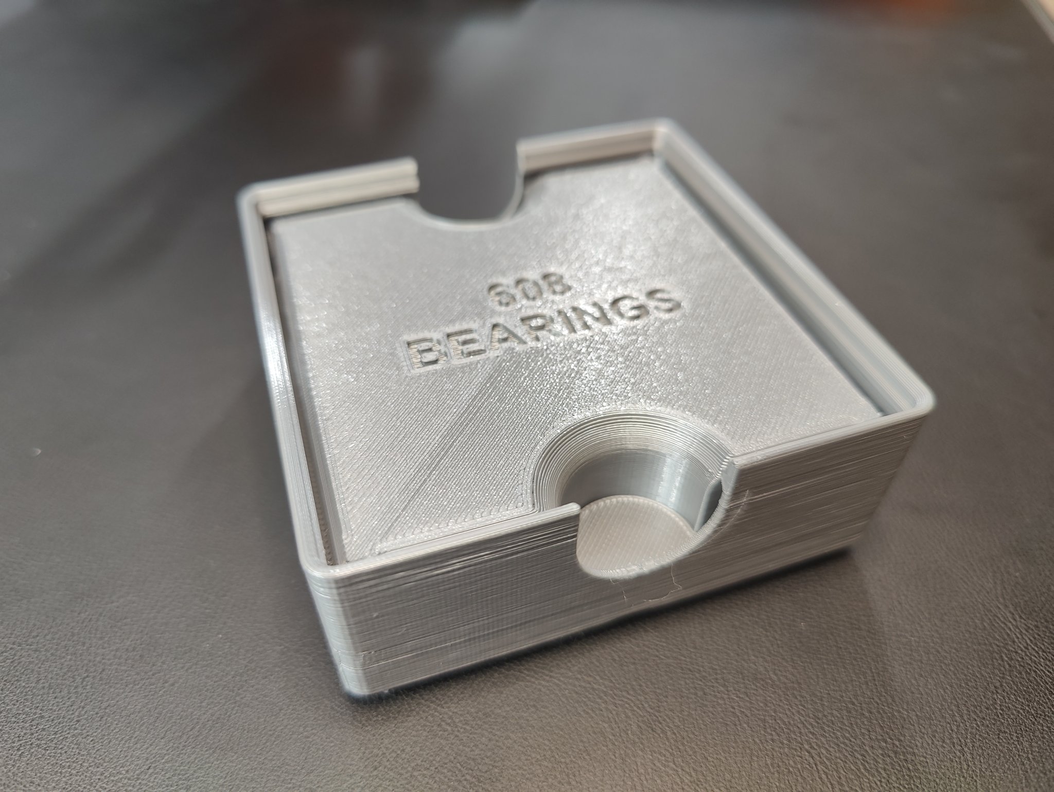 Giá đỡ bi 608 với nắp che bụi Gridfinity