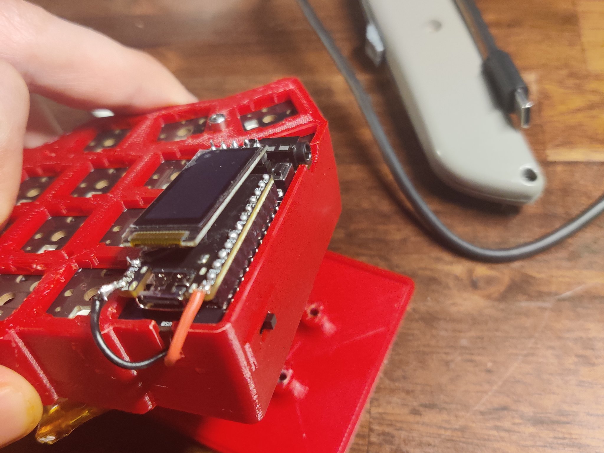 Vỏ case CBT cho bàn phím Corne với góc 7.5 độ