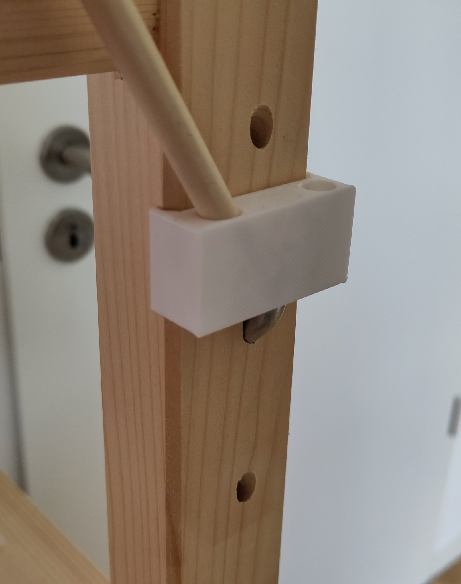 Giá treo cờ cho giá đỡ RS Möbel với cột 8mm