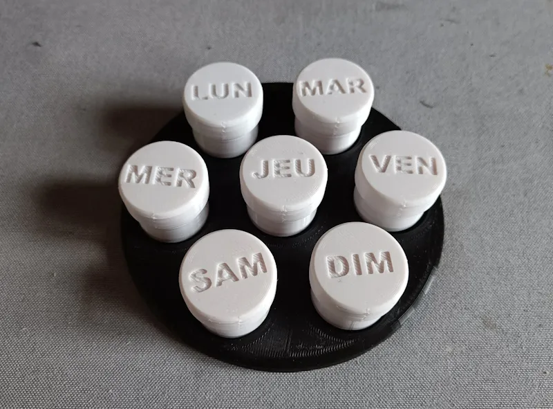 Hộp đựng thuốc hàng tuần tiện lợi