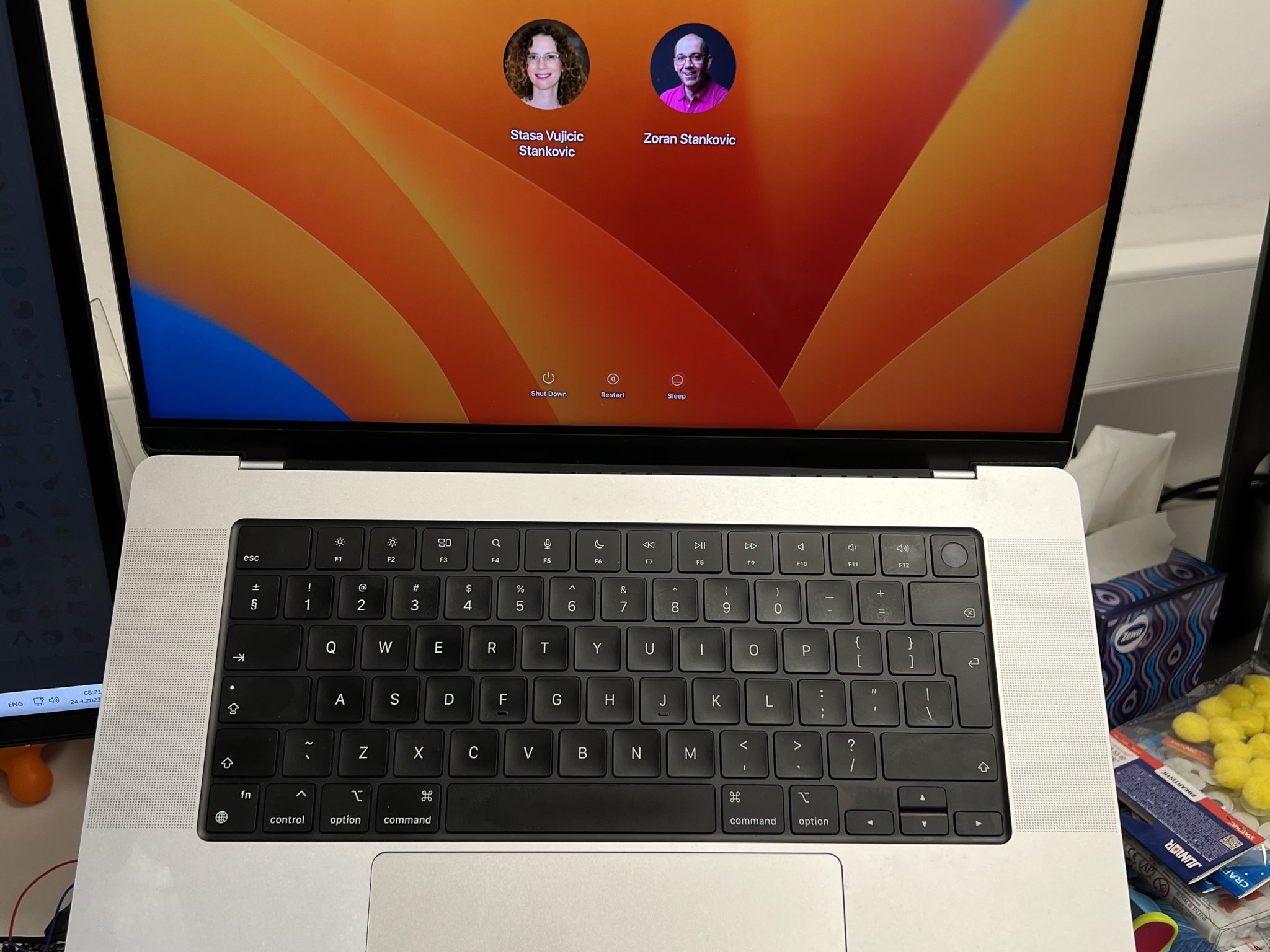 Giá đỡ laptop VESA siêu bền cho tay đỡ khí nén