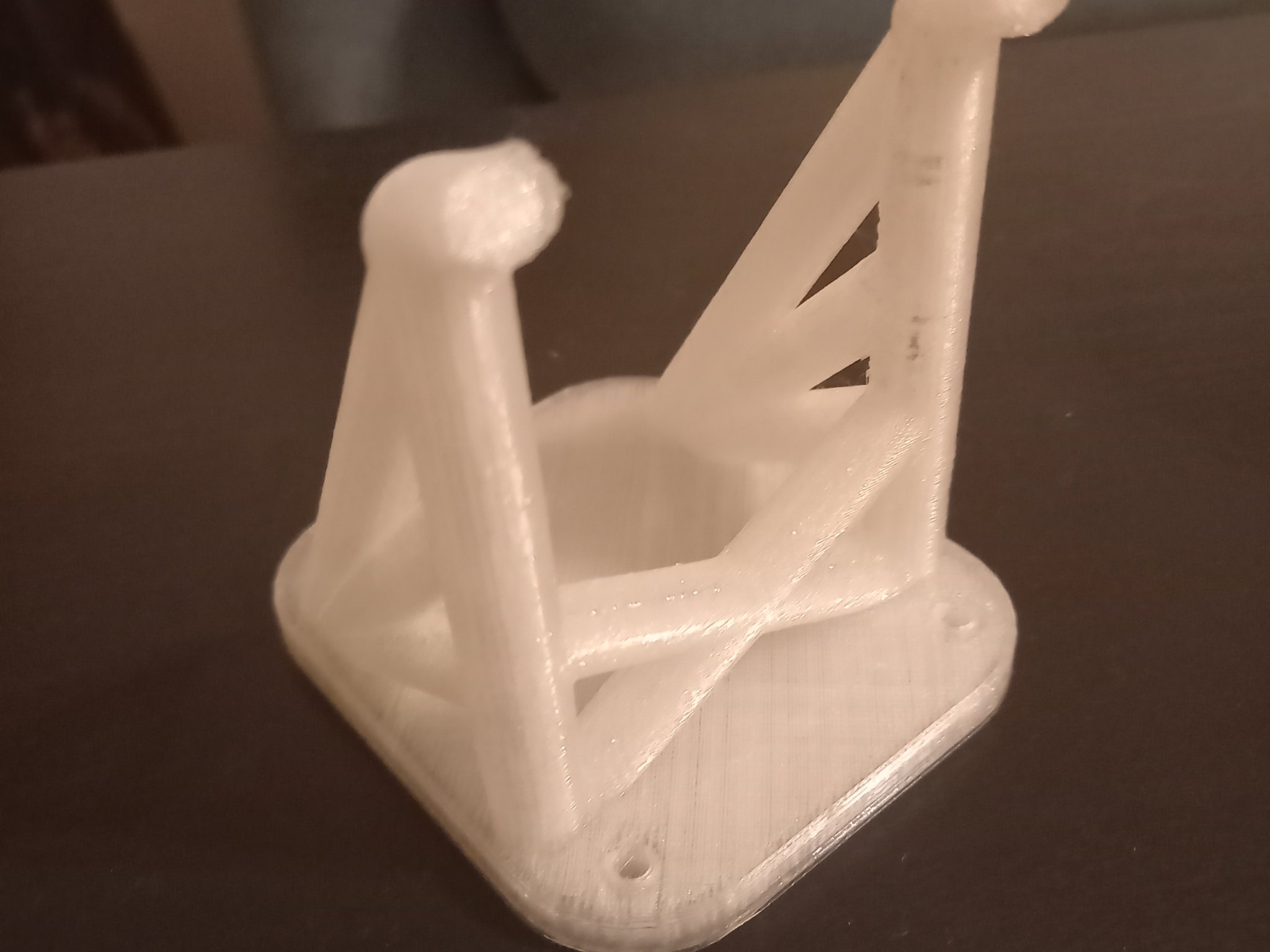 Giá treo tường cho đàn guitar cổ điển chắc chắn