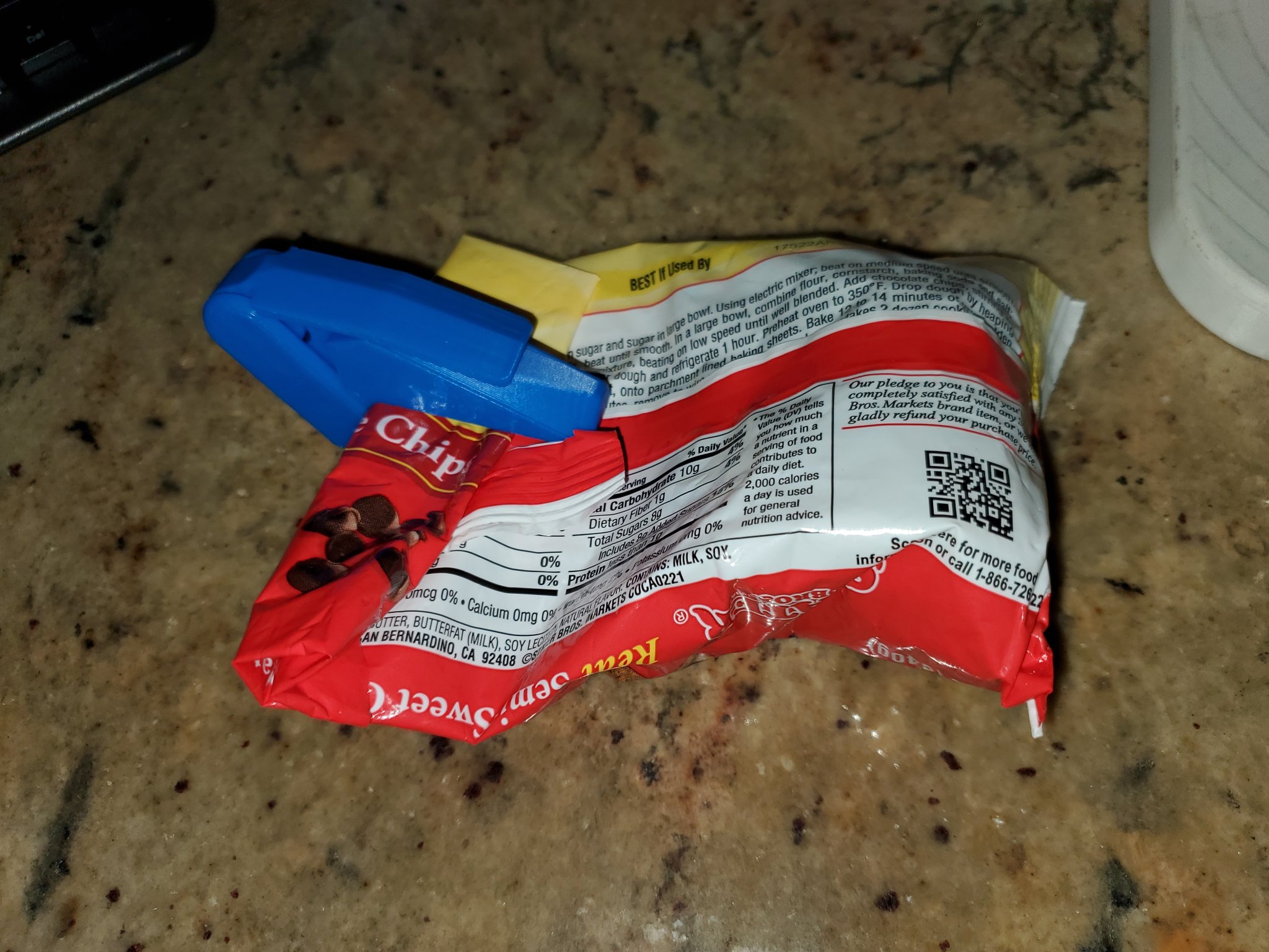 Kẹp túi với lò xo mở tiện lợi