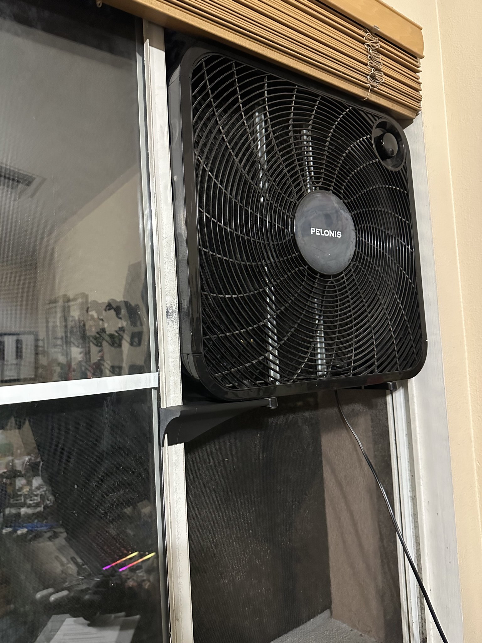 Giá đỡ quạt hộp cho cửa sổ