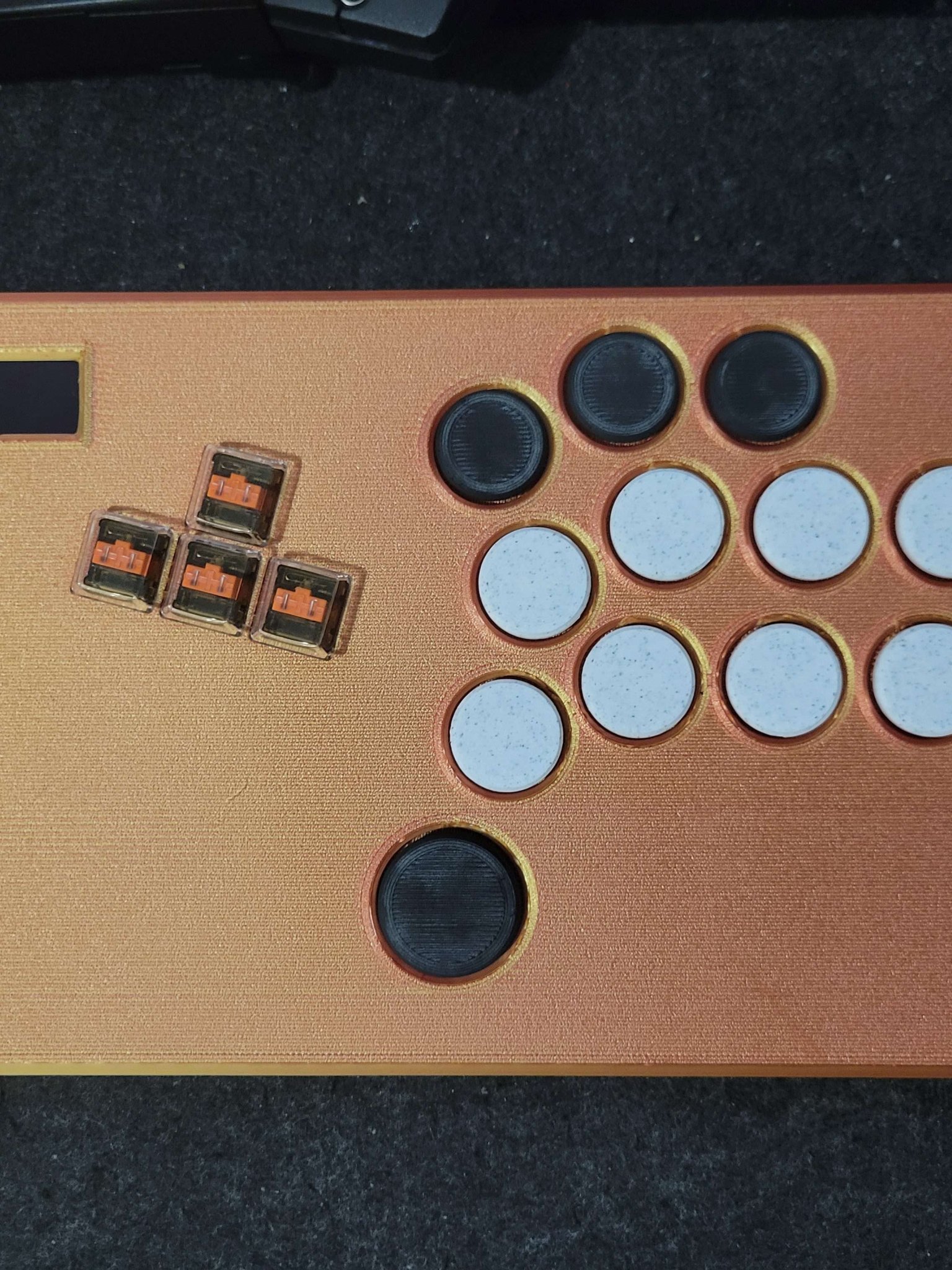 Fightstick Slimbox 2040 không cần cần điều khiển, thiết kế thấp