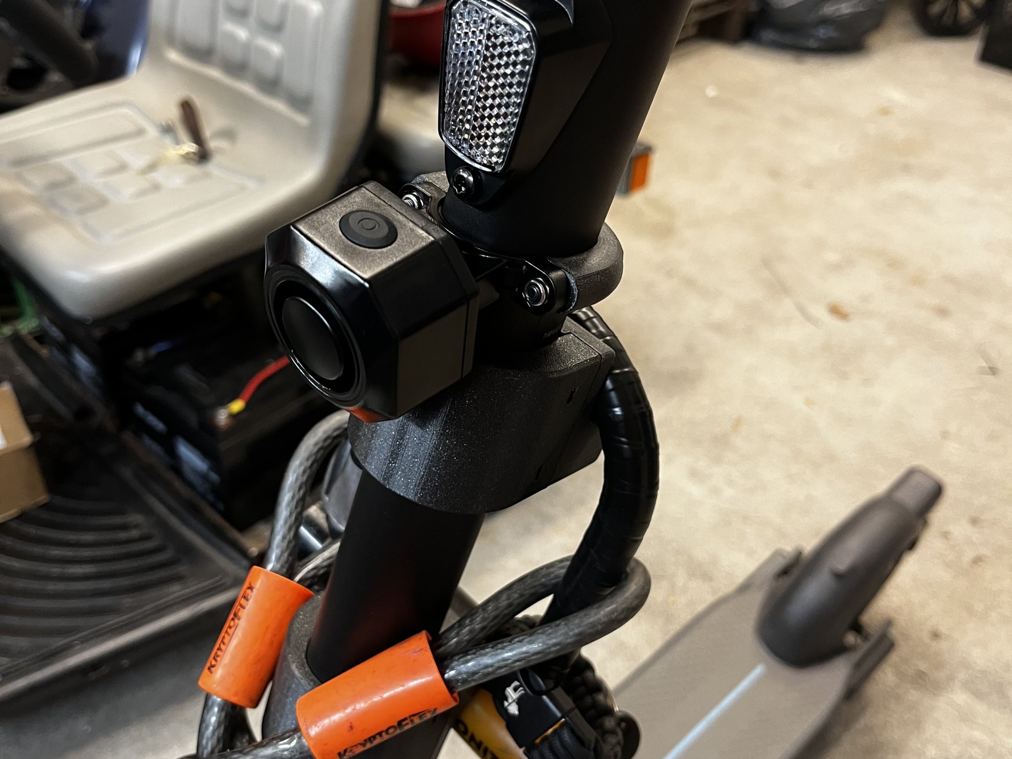 Giá đỡ chuông báo động cho xe điện Ninebot MAX G30