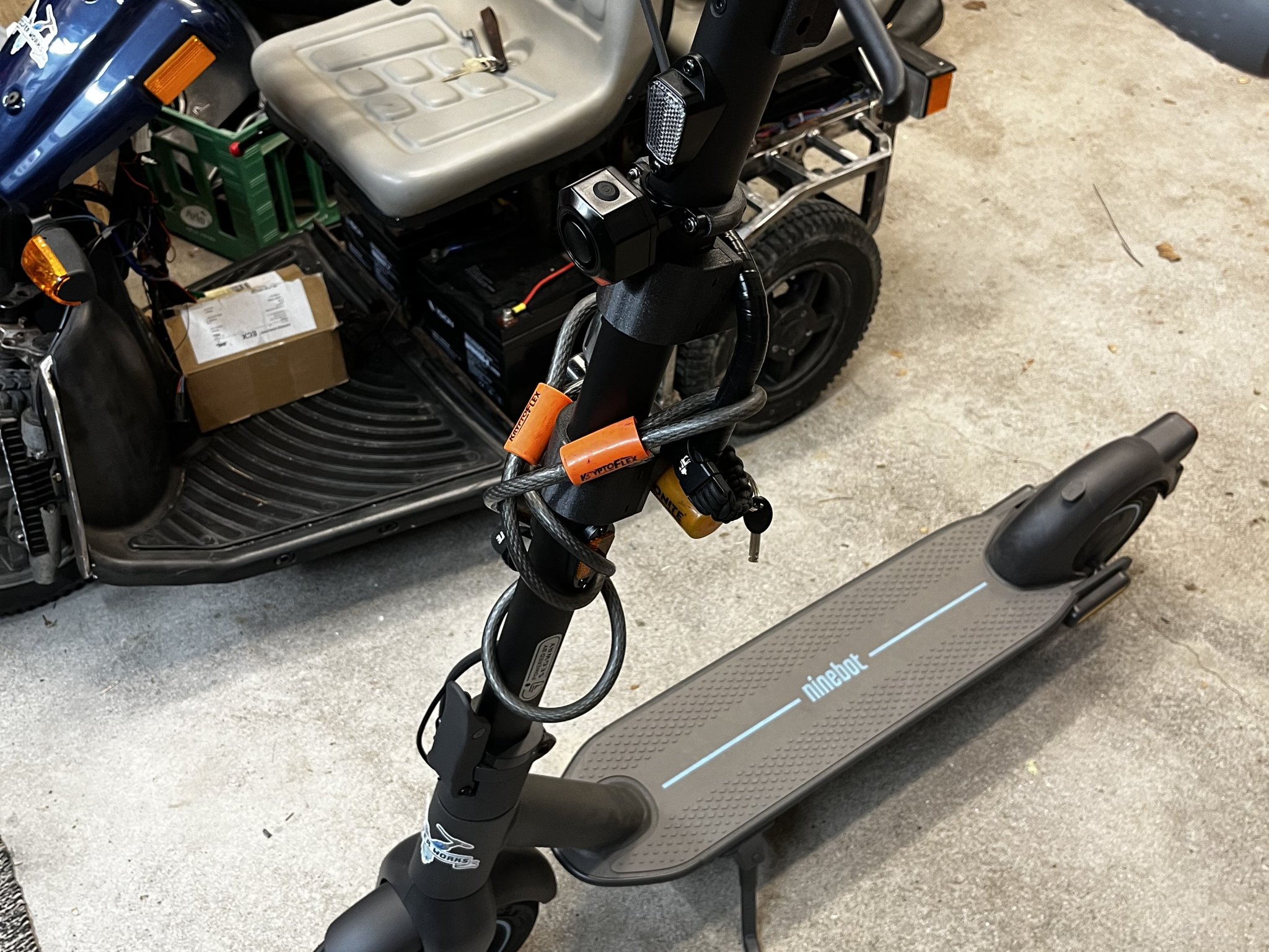 Giá đỡ chuông báo động cho xe điện Ninebot MAX G30