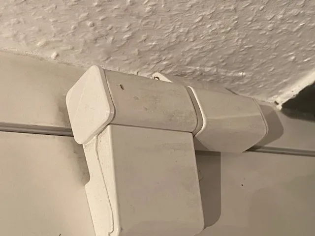 Nắp che bản lề cửa trước cho nhà cửa