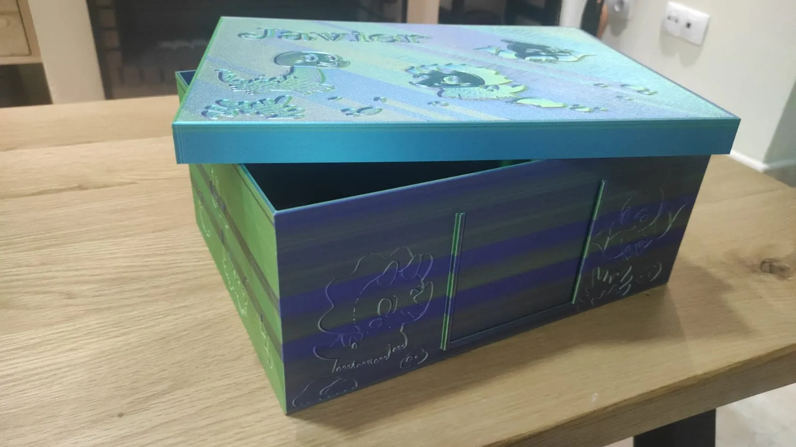 Hộp đồ chơi khủng long cho trẻ em