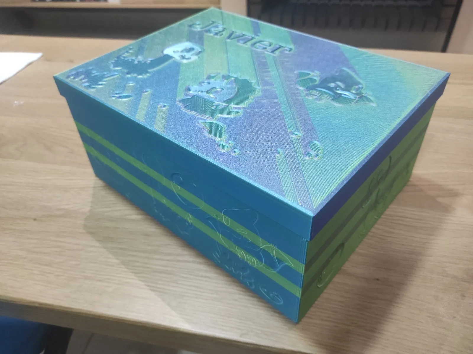 Hộp đồ chơi khủng long cho trẻ em