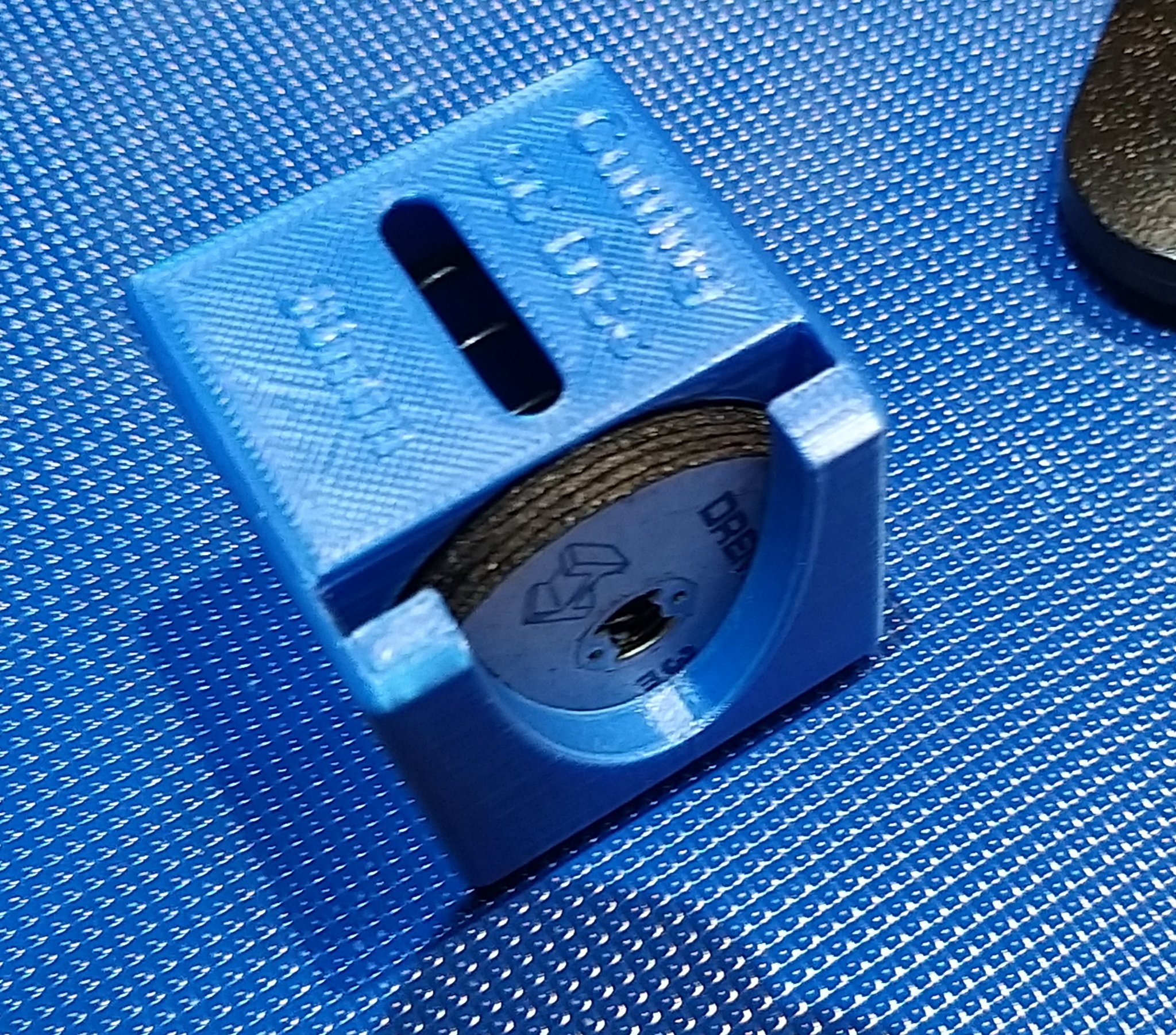 Bộ phân phối đĩa cắt Dremel SpeedClic Gridfinity có lò xo