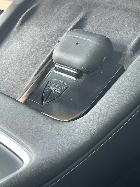 Bộ chuyển đổi sạc Airpods cho trạm sạc Tesla