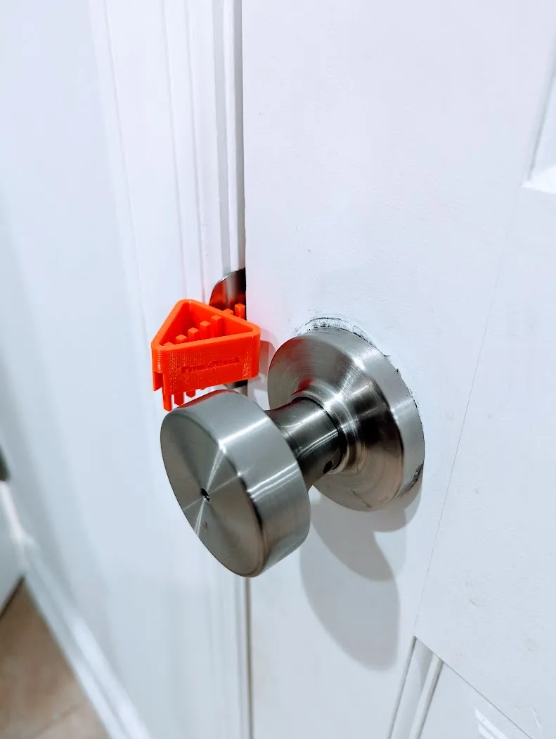 Khóa cửa di động PrusaLock in 3D cho an ninh du lịch