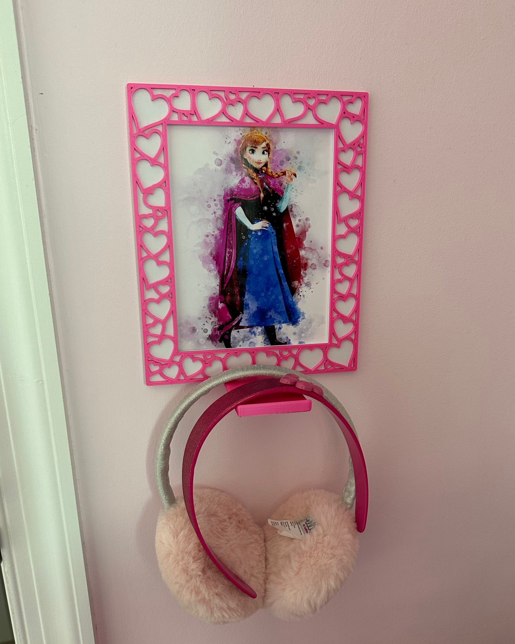 Khung ảnh hình trái tim với móc treo cho vòng tay và dây chuyền