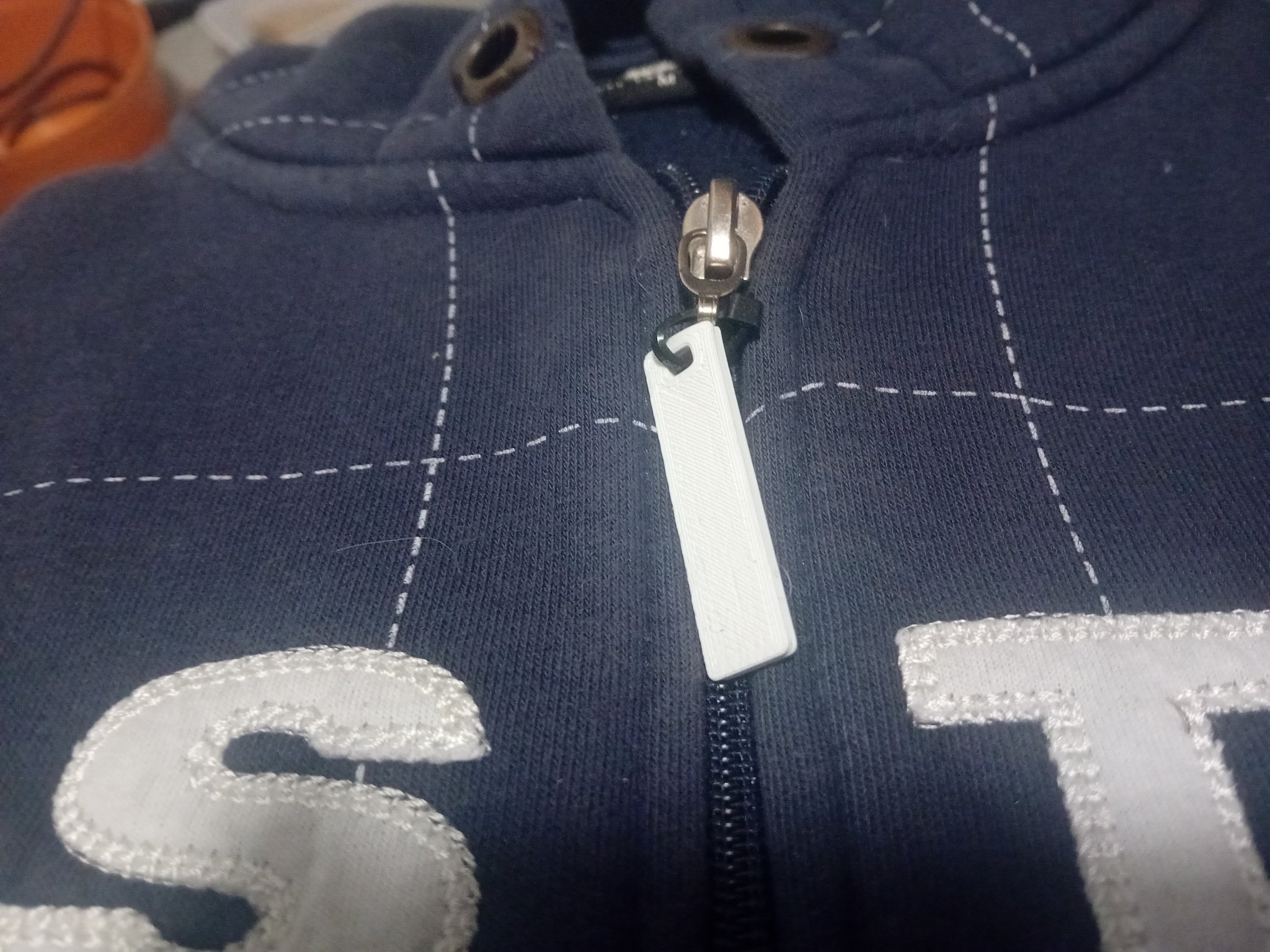 Phụ kiện thay thế cho khóa kéo bị hỏng