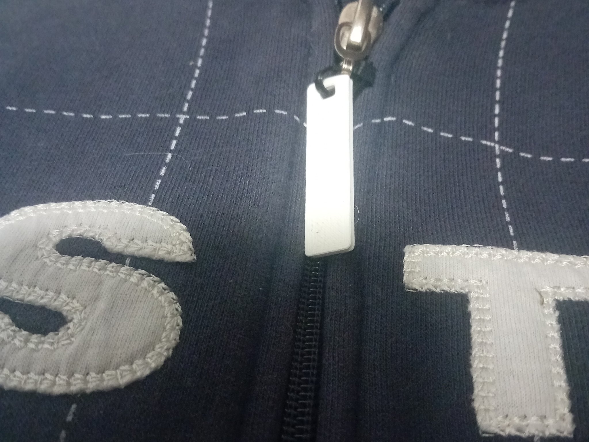 Phụ kiện thay thế cho khóa kéo bị hỏng