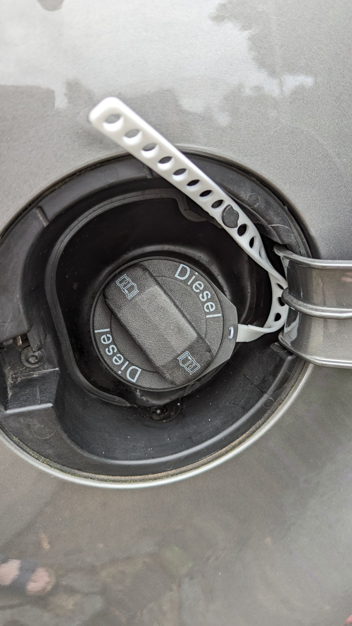 Dây đai giữ nắp bình xăng cho xe VW