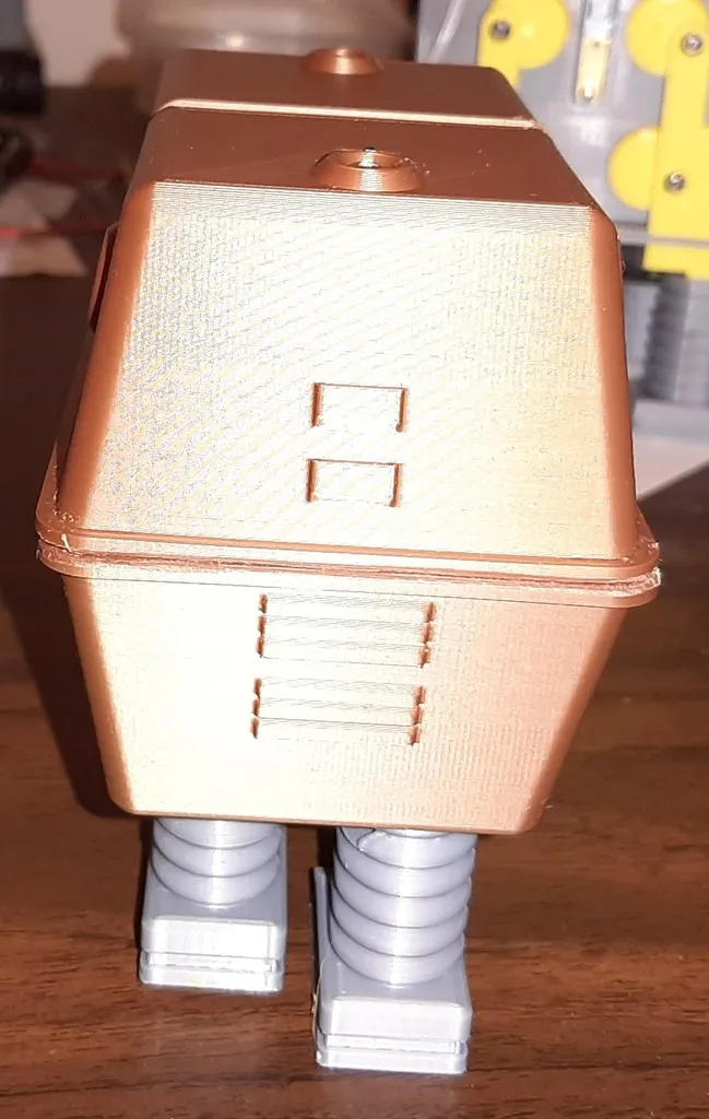 Mô hình đồ chơi Gonk Droid bốn chân trong Star Wars