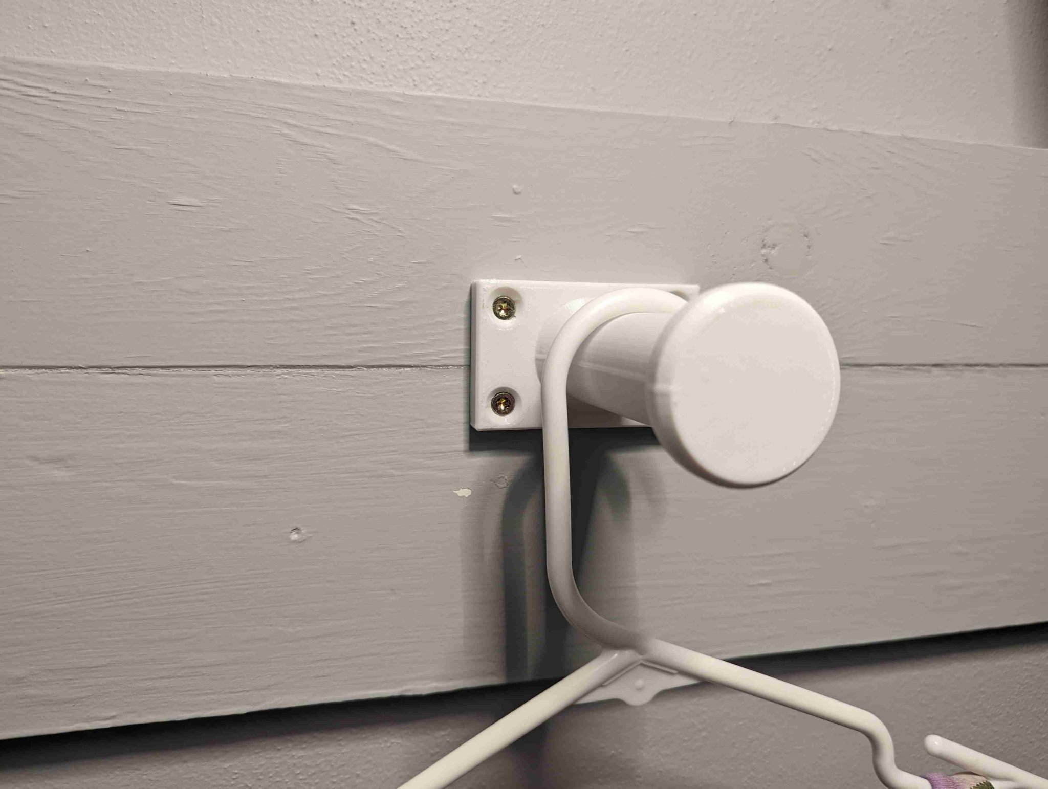 Thanh treo quần áo ngắn gắn tường