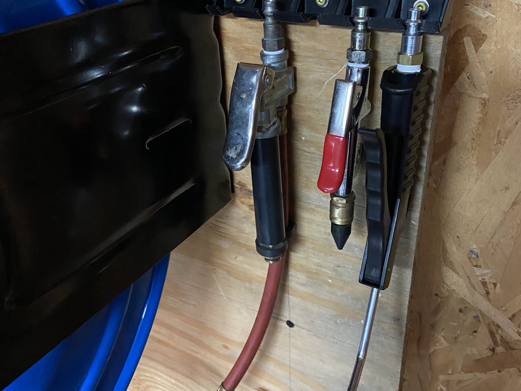 Giá treo dụng cụ khí nén - Tăng cường