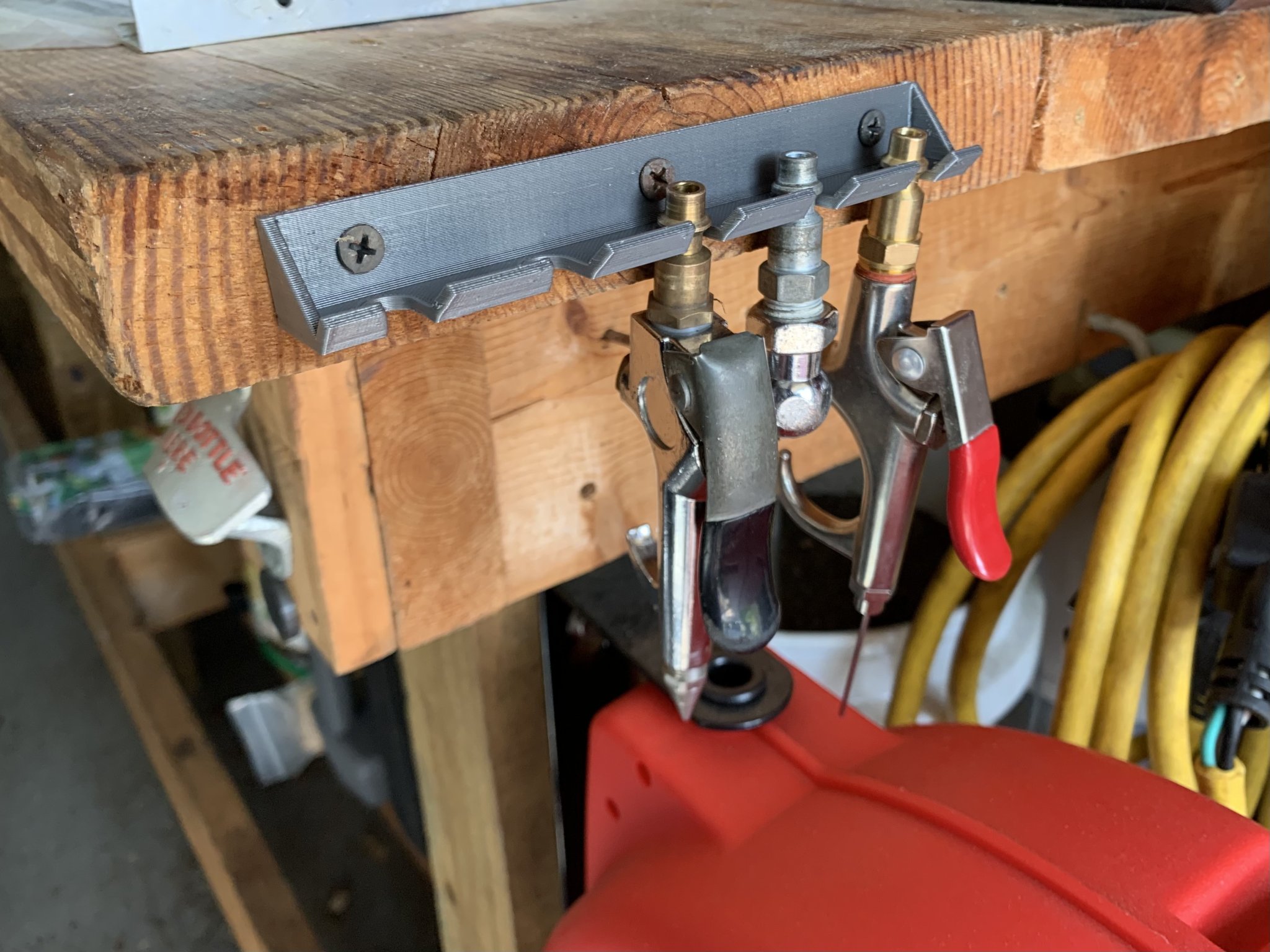 Giá treo dụng cụ khí nén nhẹ cho gara