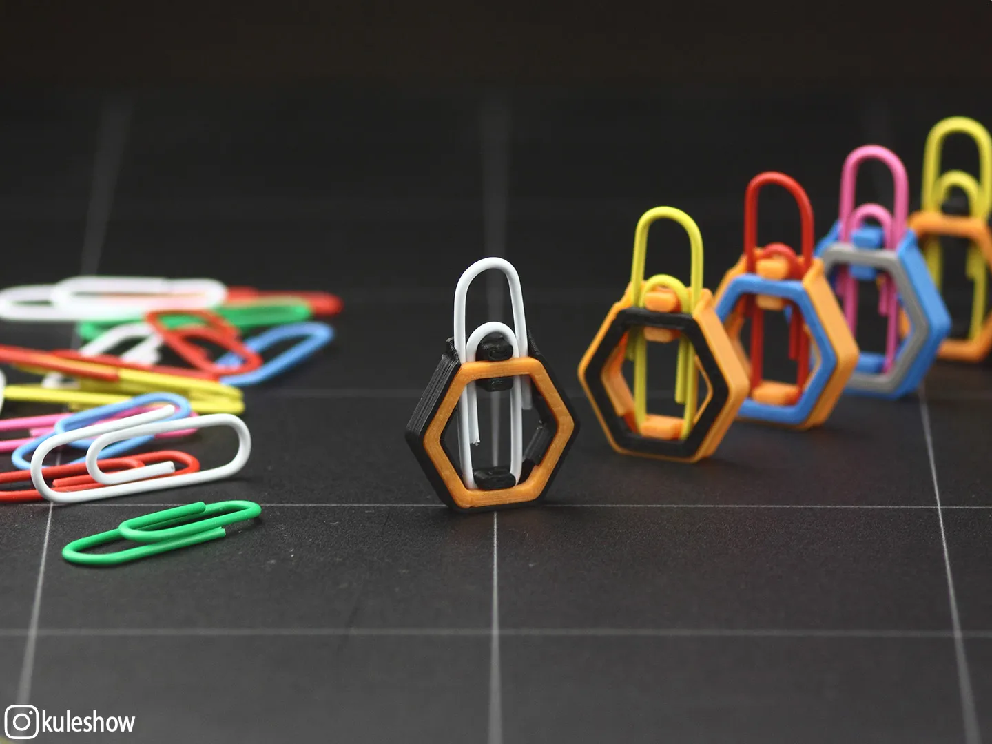 Kẹp kéo khóa thiết kế đơn giản bằng nhựa PET