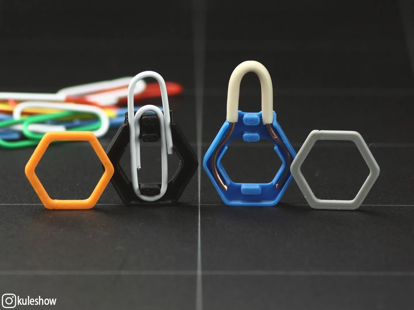 Kẹp kéo khóa thiết kế đơn giản bằng nhựa PET