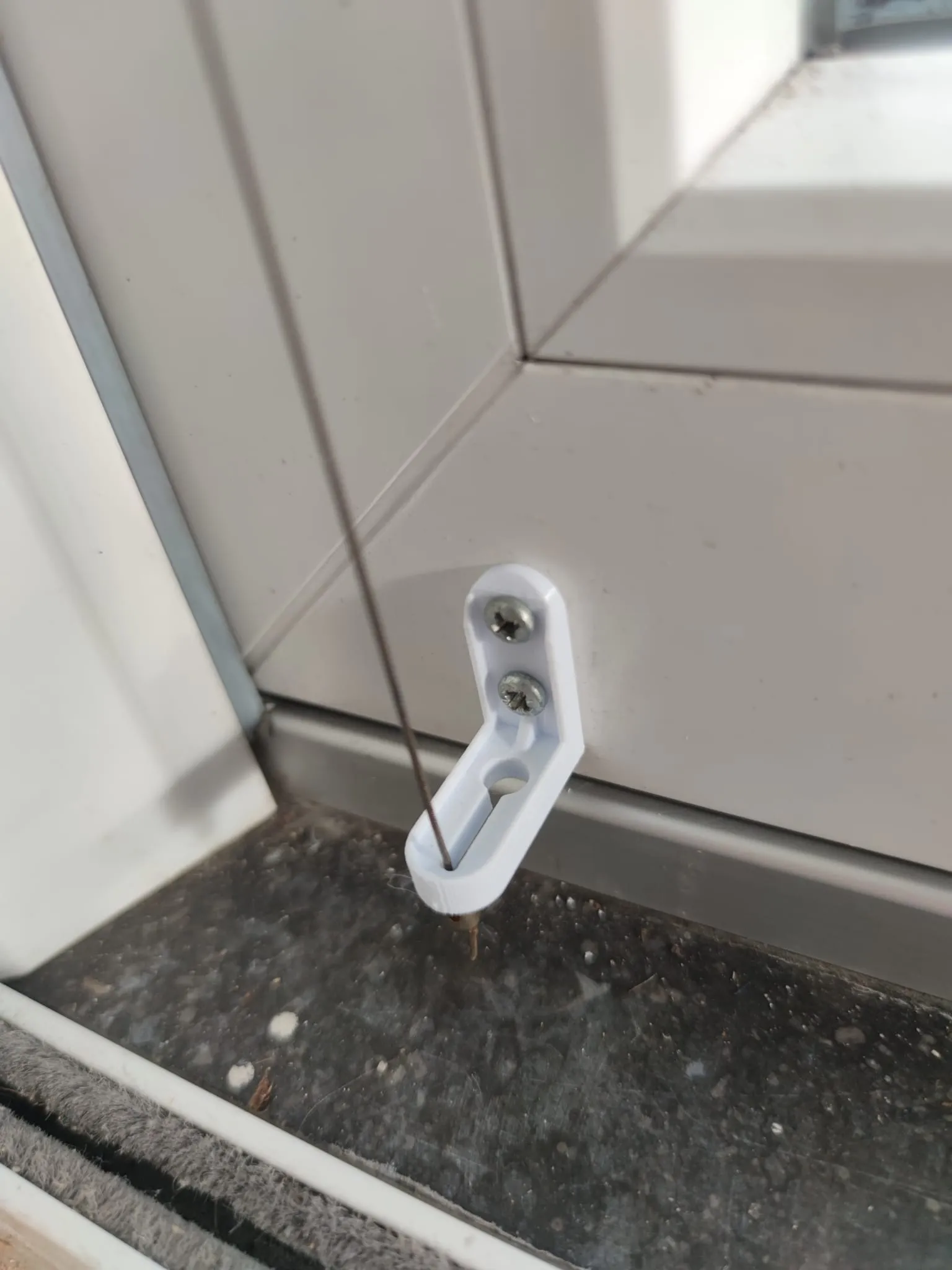 Giá đỡ dây Luxaflex thay thế cho gia đình