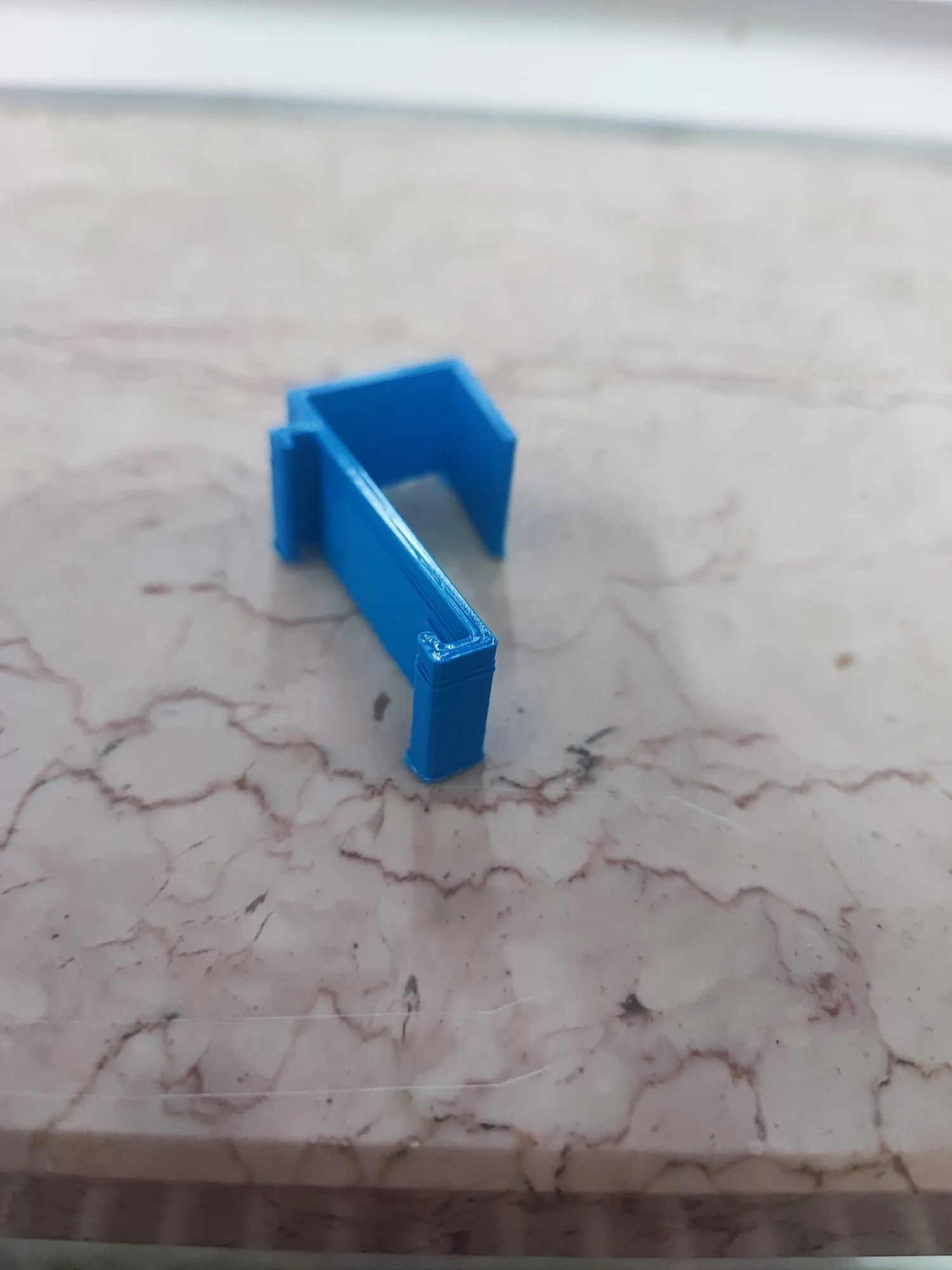 Giá treo rèm cuốn tự chế cho cửa sổ