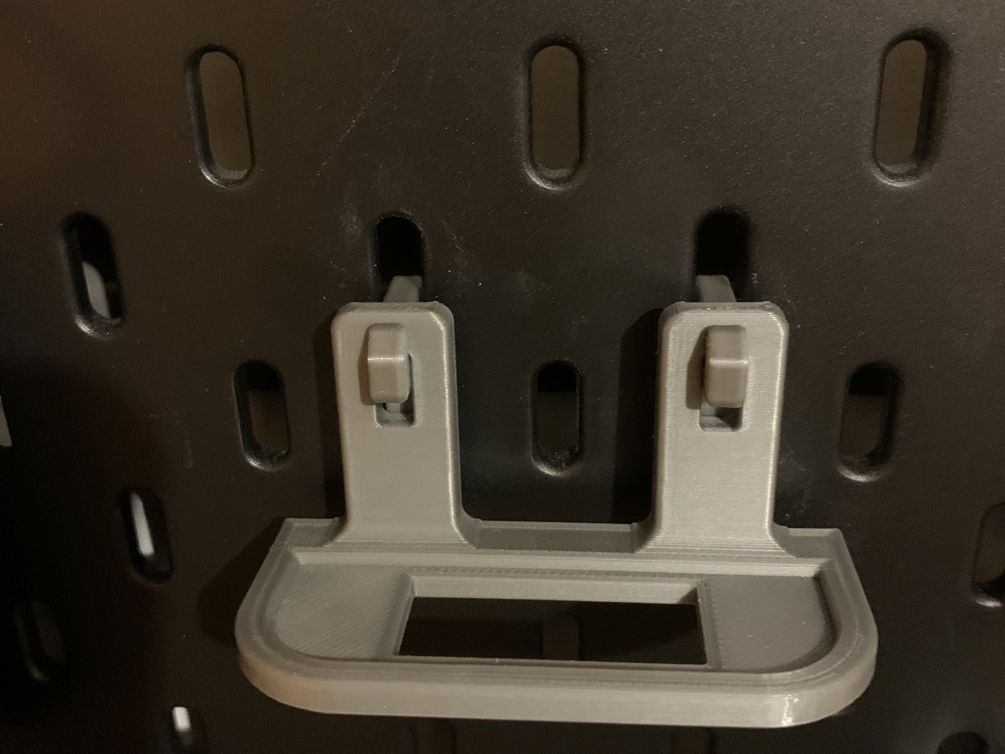 Giá đỡ kềm cắt bên SKADIS