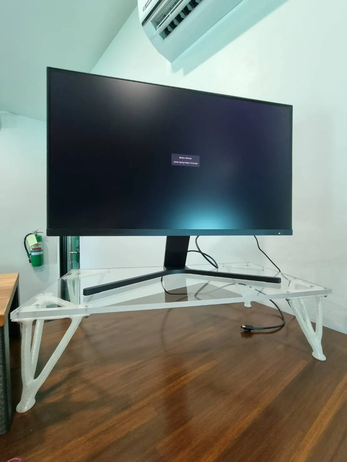 Chân giá đỡ màn hình AI Design (Thiết kế sinh ra) sử dụng 4xM4...