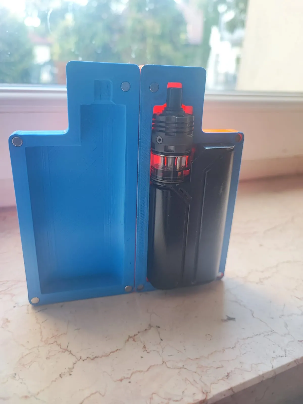 Vỏ bảo vệ cho E-Zigarette với khóa từ